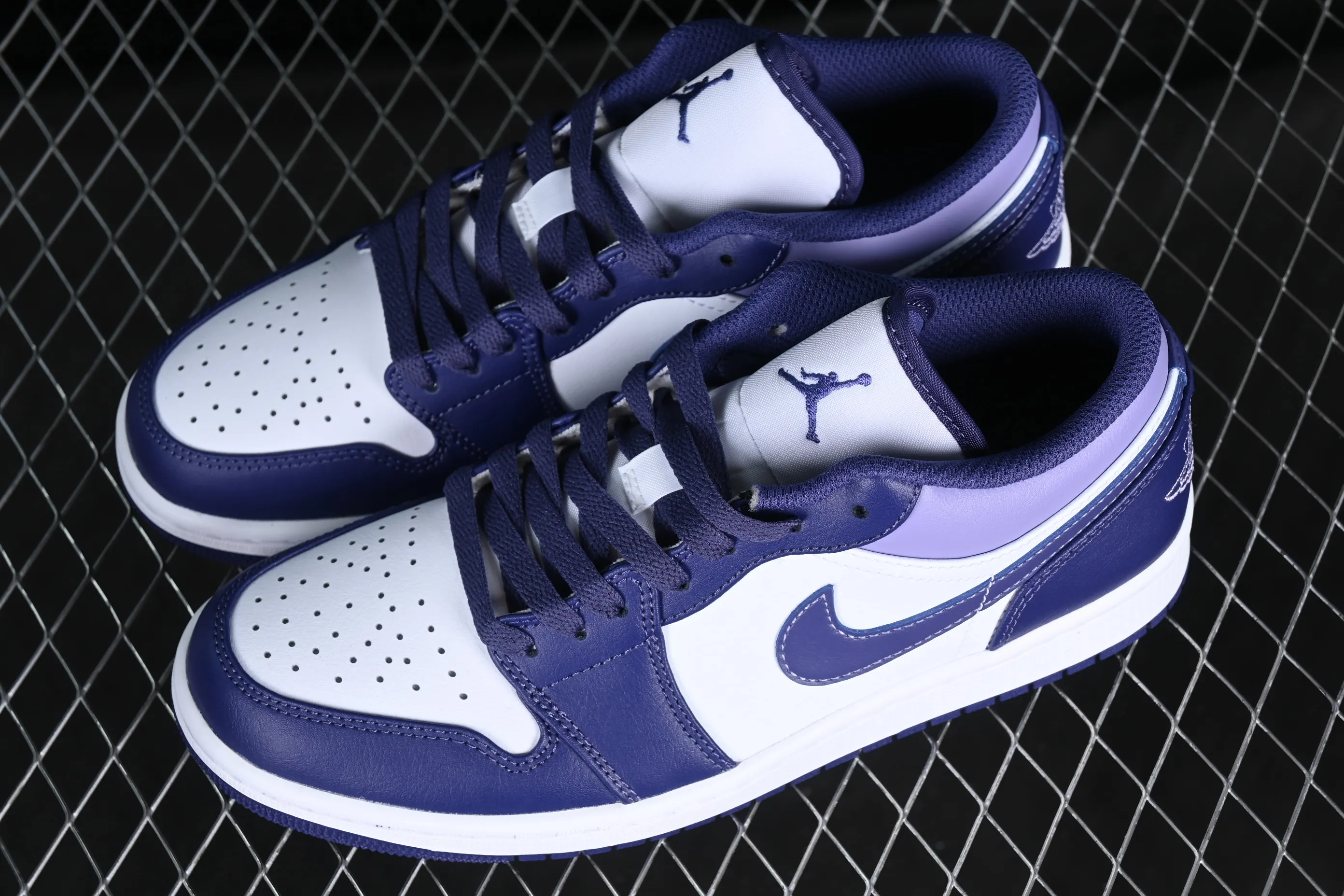 All categories Air Jordan Jordan series basketball shoes Air Jordan 1 Low G version pure original Air Jordan 1 Low AJ1 Joe 1 white and purple low-top cultural casual sneakers 553558-515
